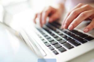 Qué tipo de teclado conviene para oficina en espacios reducidos