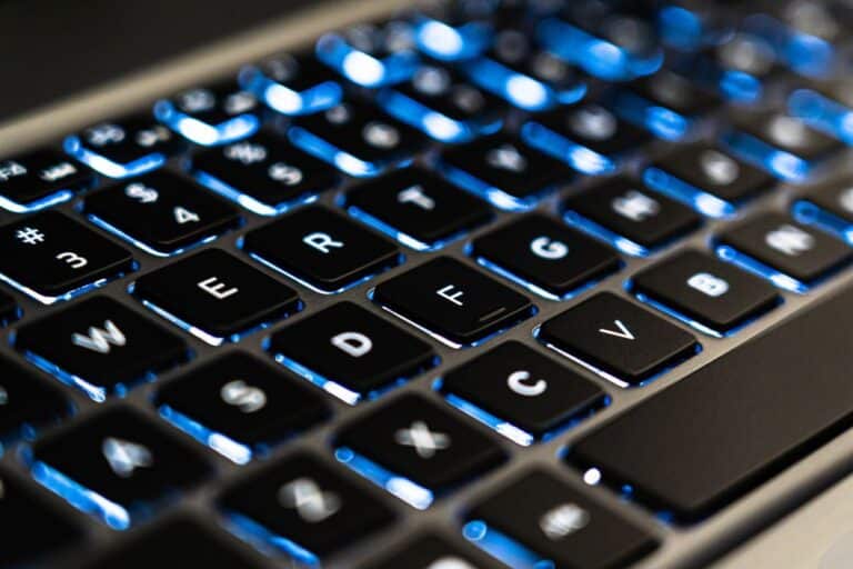 teclado retroiluminado