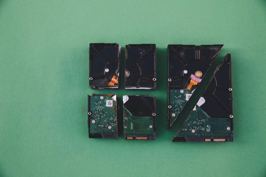 Discos duros HDD dañados para comparación con SSD
