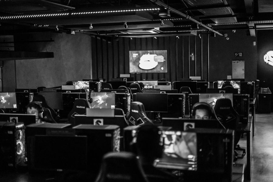 Estudio de esports con jugadores profesionales