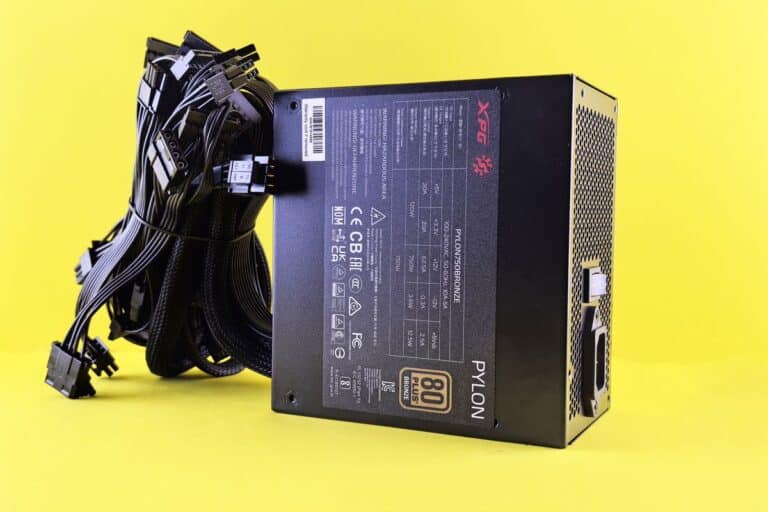 Fuente de poder para PC negra