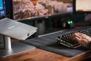 Laptop vs PC de escritorio: comparativa definitiva para tu decisión