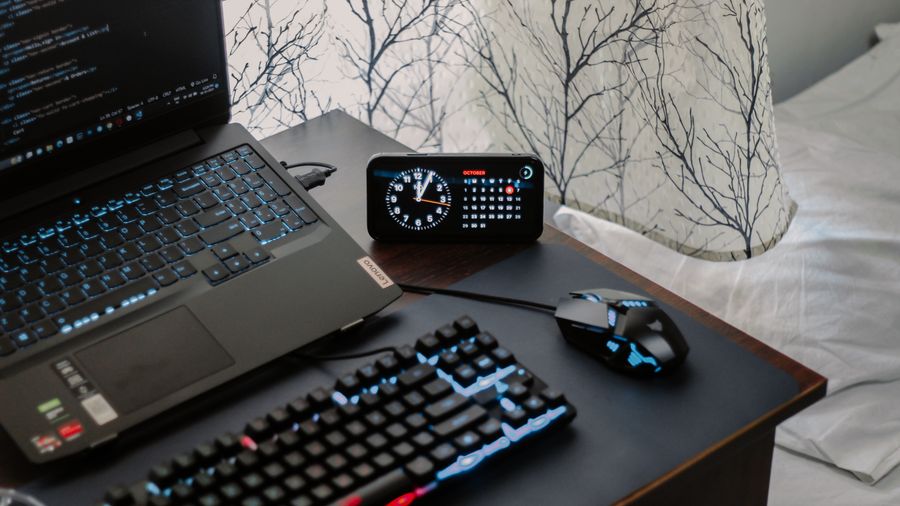 Laptop moderna para trabajo y gaming