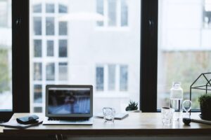 Mejores laptops para trabajar desde casa: guía completa y recomendaciones