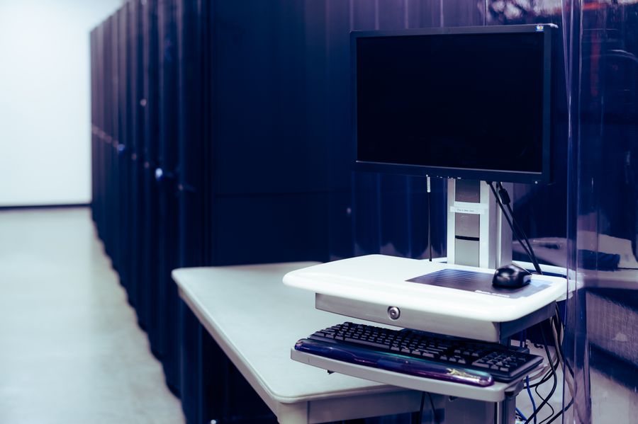 Servidor en centro de datos para precalentamiento de panel