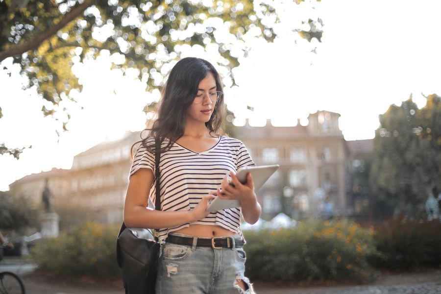 Tablet para estudiar en exteriores