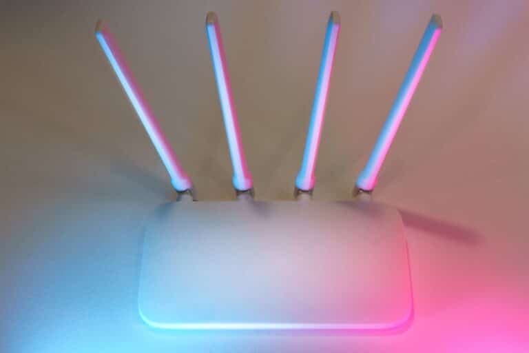 Antena wifi interna vs externa: diferencias, ganancia y cuándo usar cada una